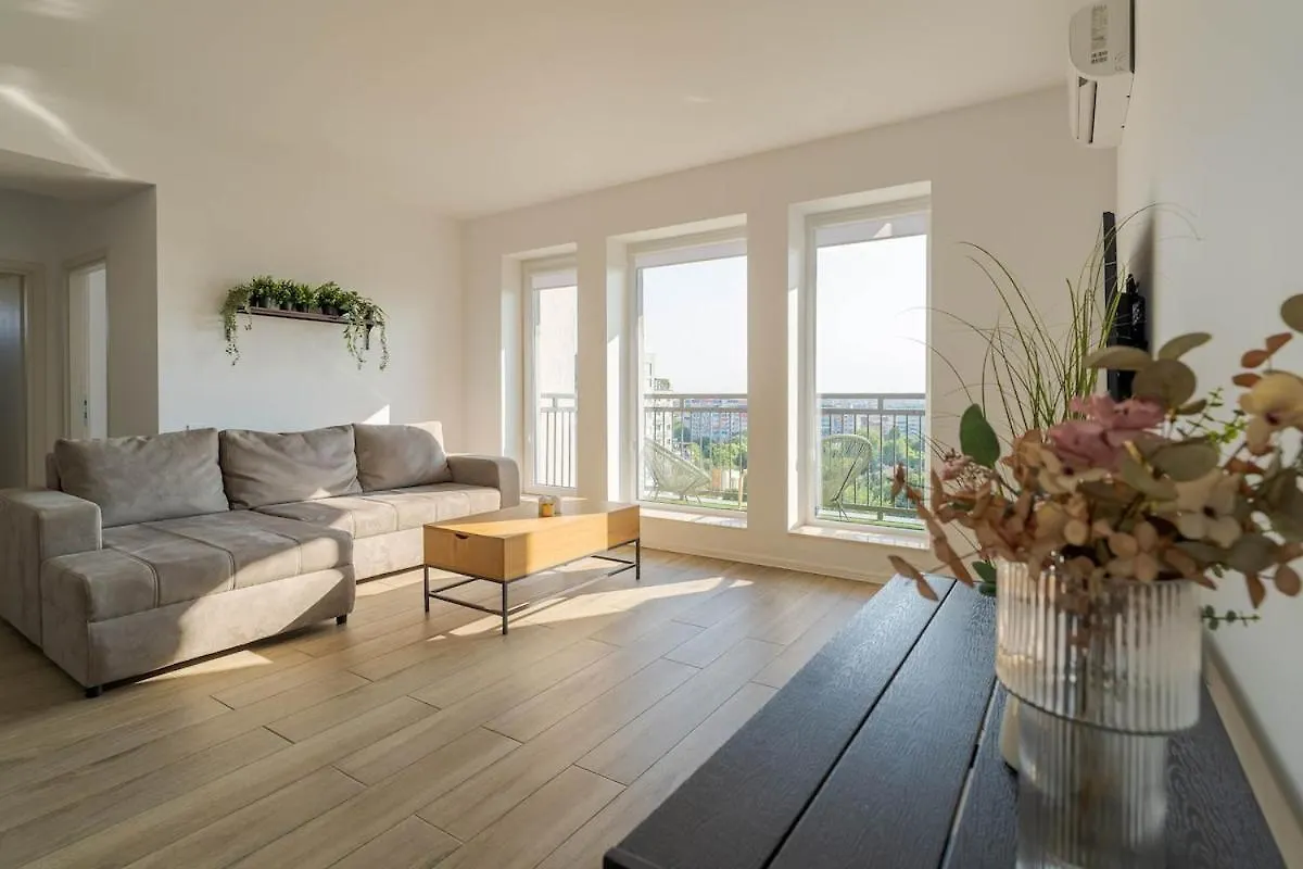 Downtown Apartment W Parkview&Balcony Vol 2 Bukarest