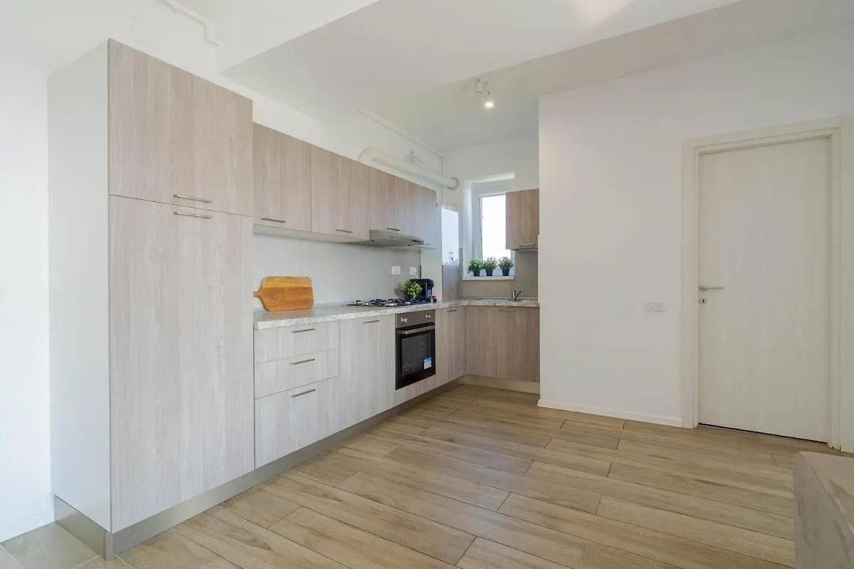 Downtown Apartment W Parkview&Balcony Vol 2 Bukarest